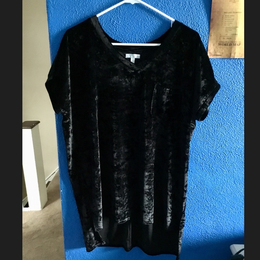 Abound Oversized Black Velvet T-shirt